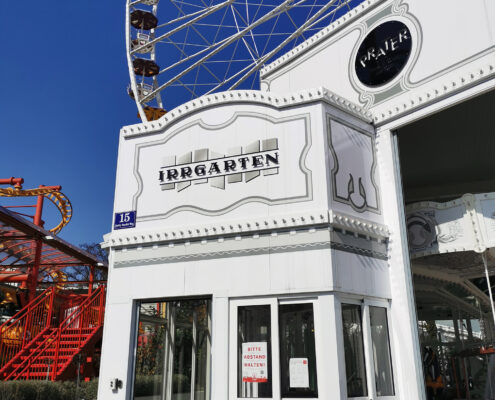 Irrgarten im Wiener Prater beim Blumenrad